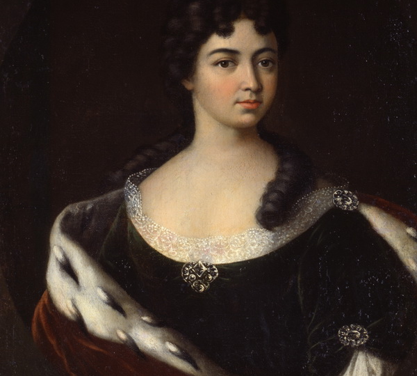 "Хрупкая игрушка в жёстких руках"