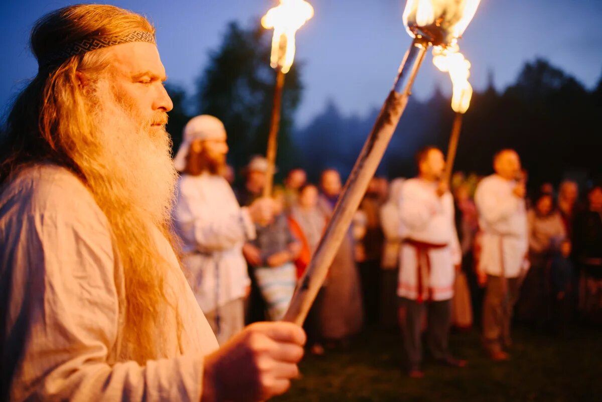    Прыжки через костёр и венки на воде.