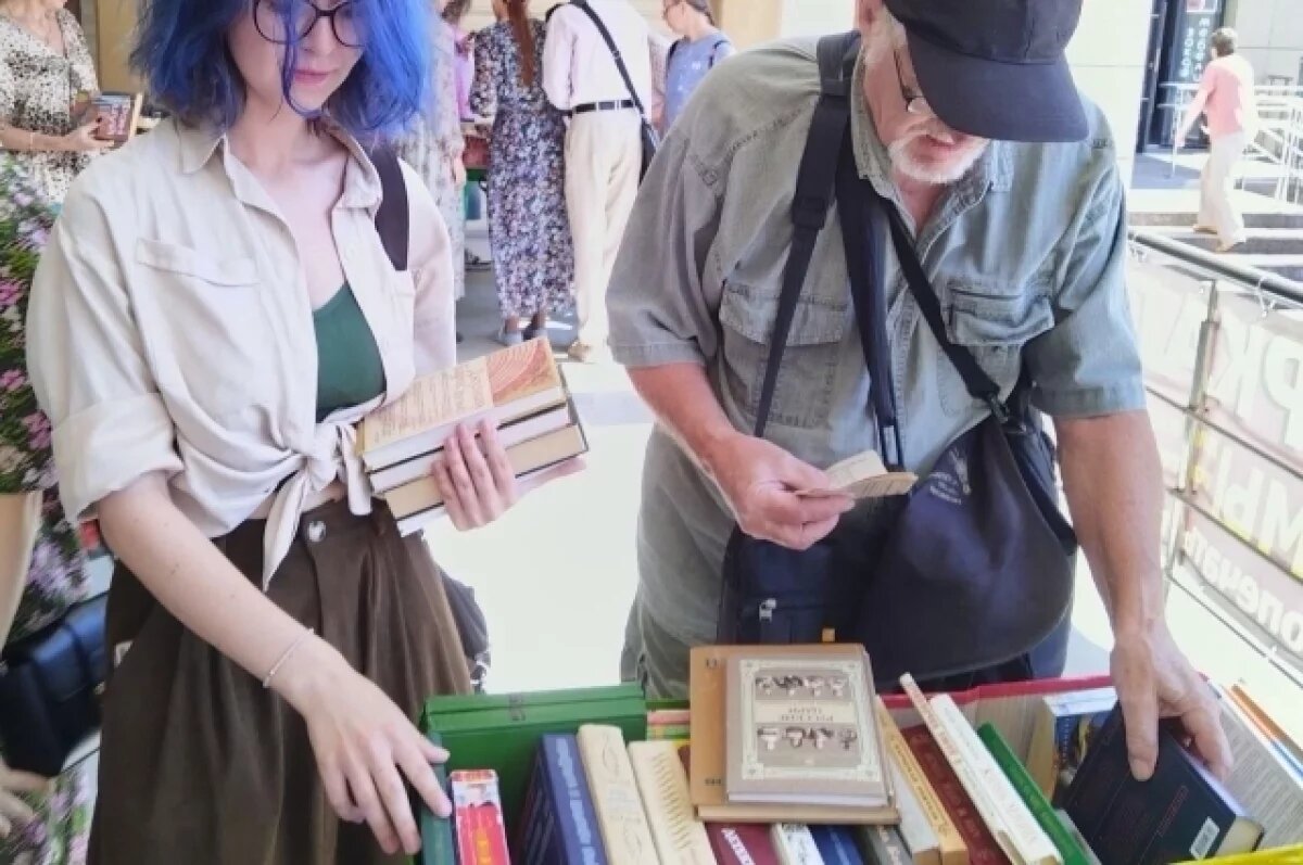    В Тюмени любители книг собрали деньги для людей, лишившихся крова