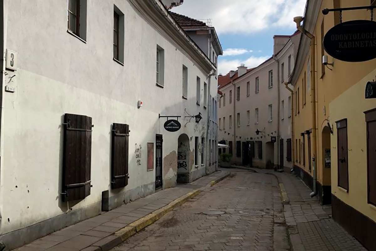 Jewish Heritage Lithuania📷Улица Жиду (Žydų — «Еврейская») в Вильнюсе в наши дни