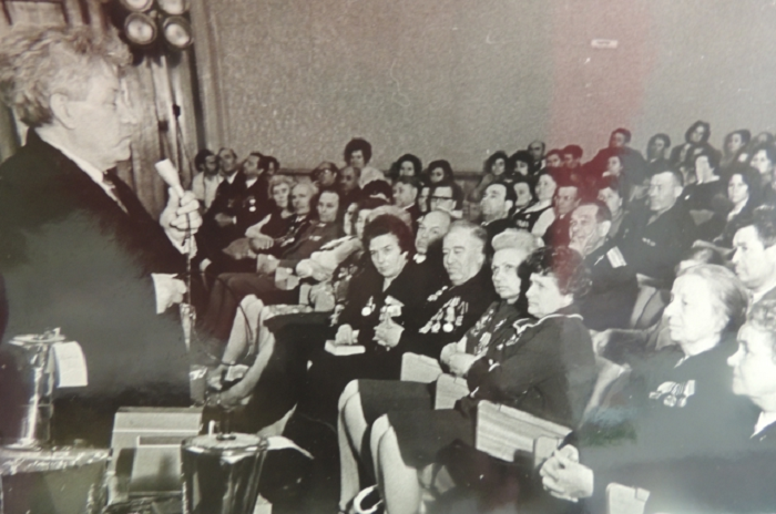 Георгий Федорович на встрече со спасенными им людьми