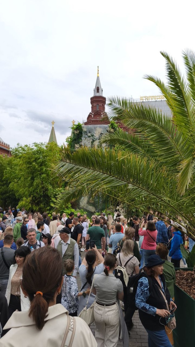 Кремль в тропиках смотрится необычно.