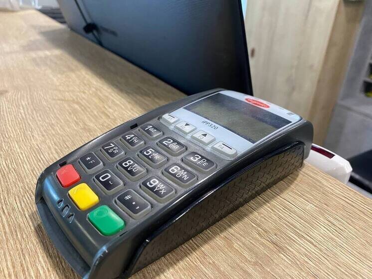     Покупатели жалуются на невозможность оплаты банковской картой или по QR-коду. Фото: архив МК в Питере