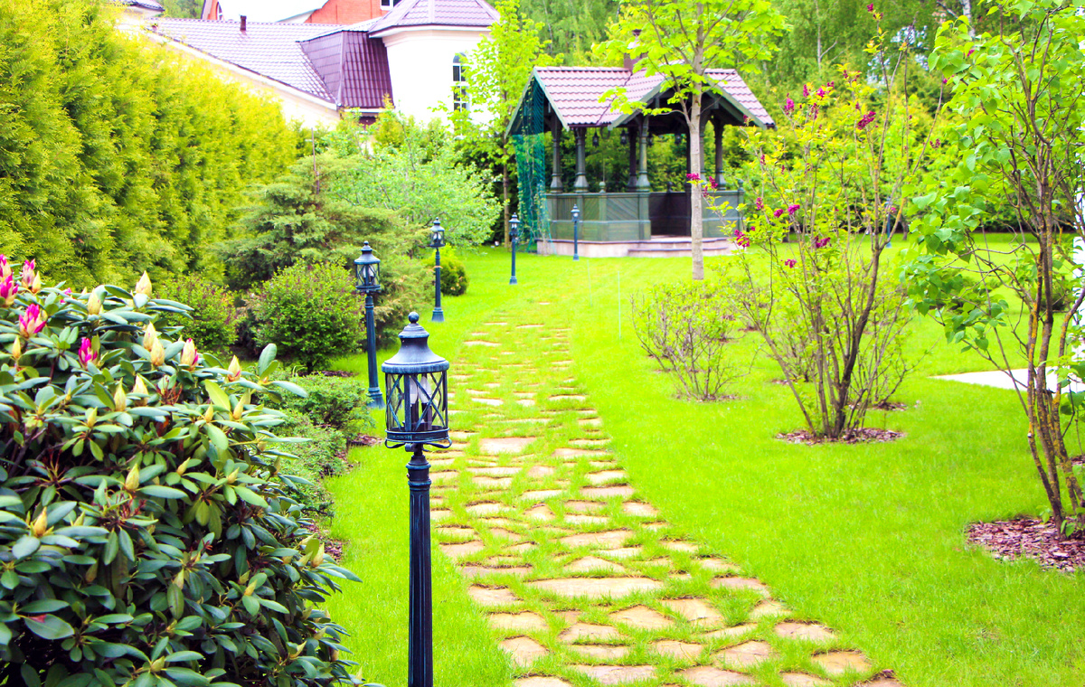 Дорожка к беседке