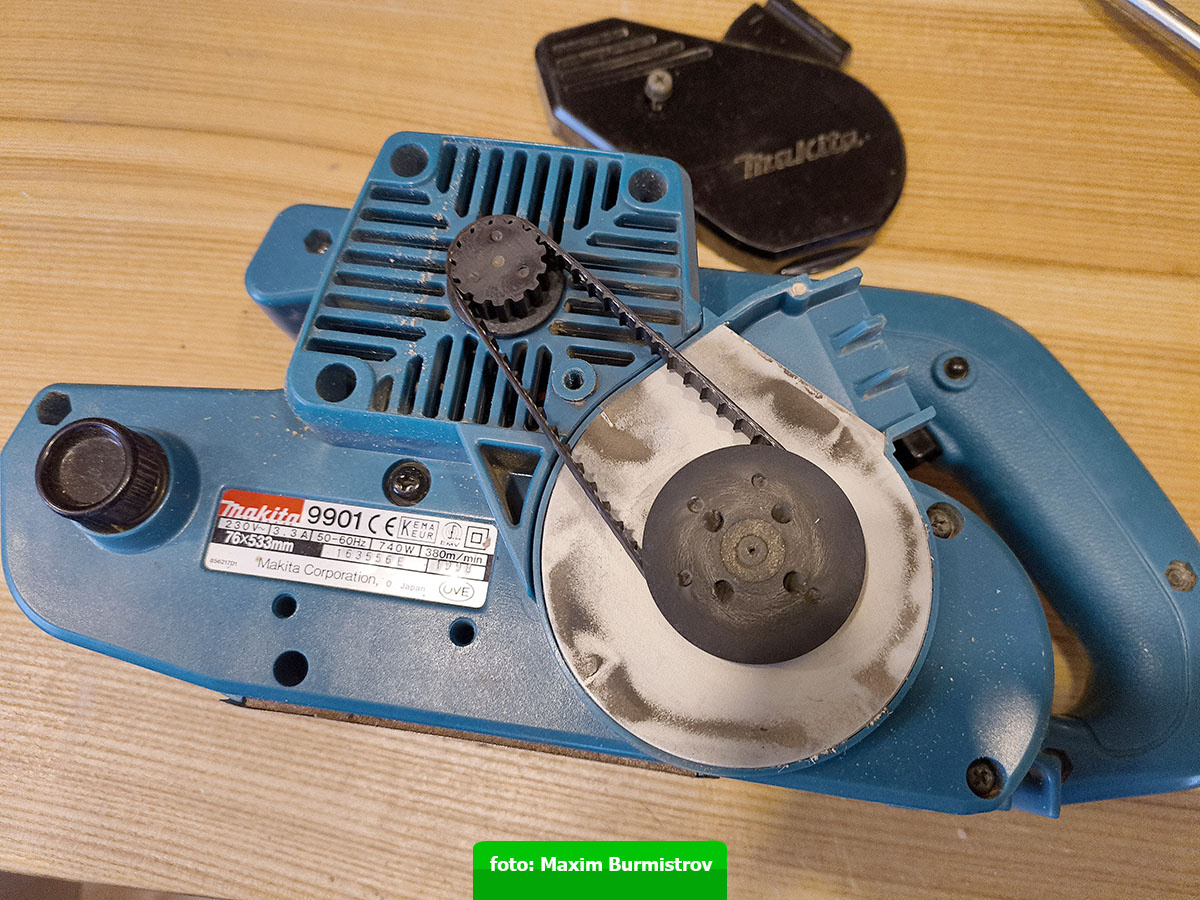 Под кожухом – привод турбинки.