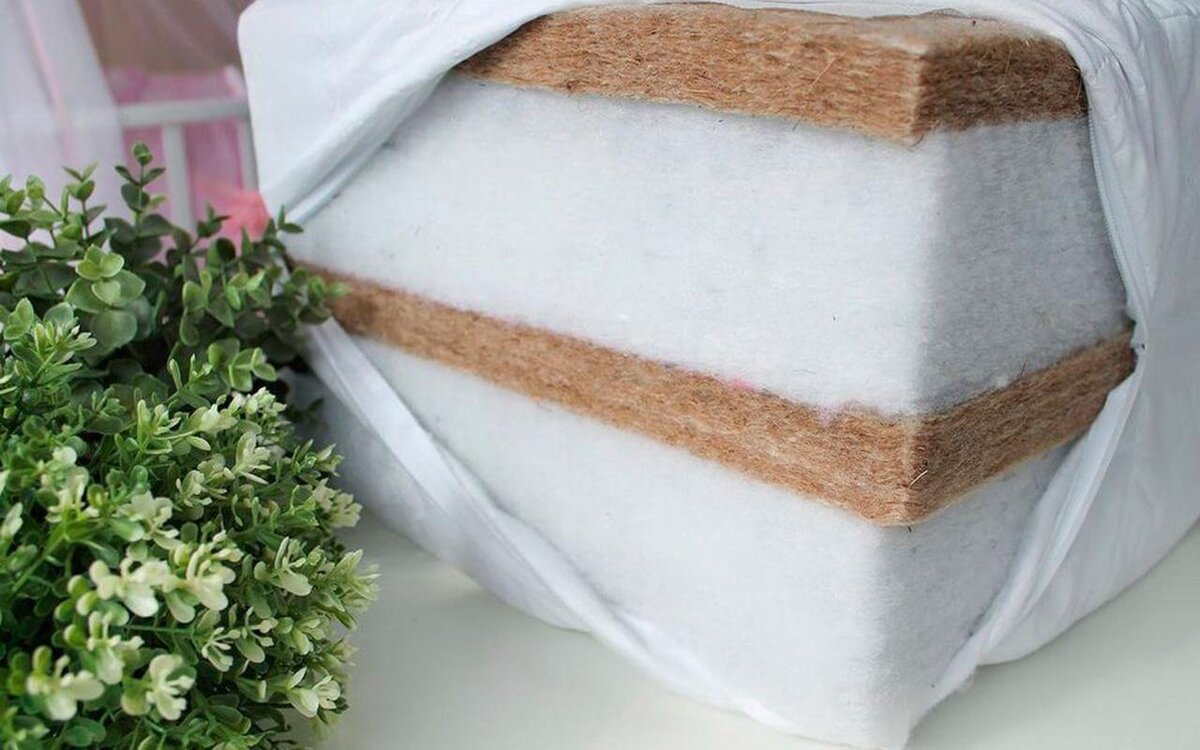 Холкон имеет чисто белый цвет, а его смеси с натуральными волокнами могут быть более тёмными. Анатомия сна