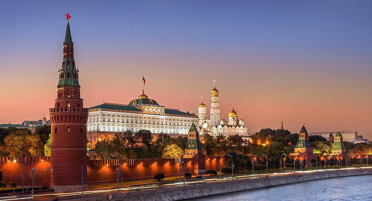 Источник: https://time-to-travel.ru/services/offer/moskva-zlatoglavaya/