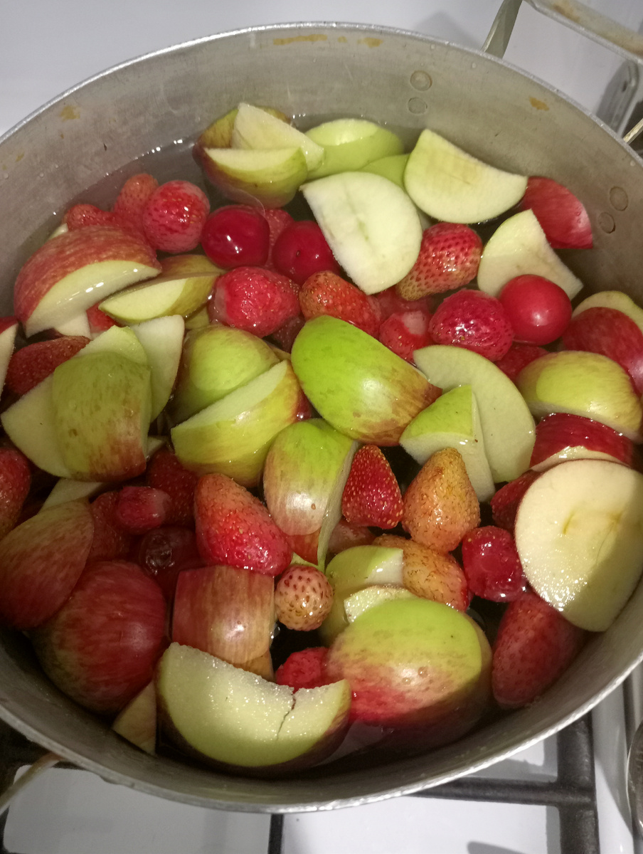 Вчера варила. Вон какой красивый.