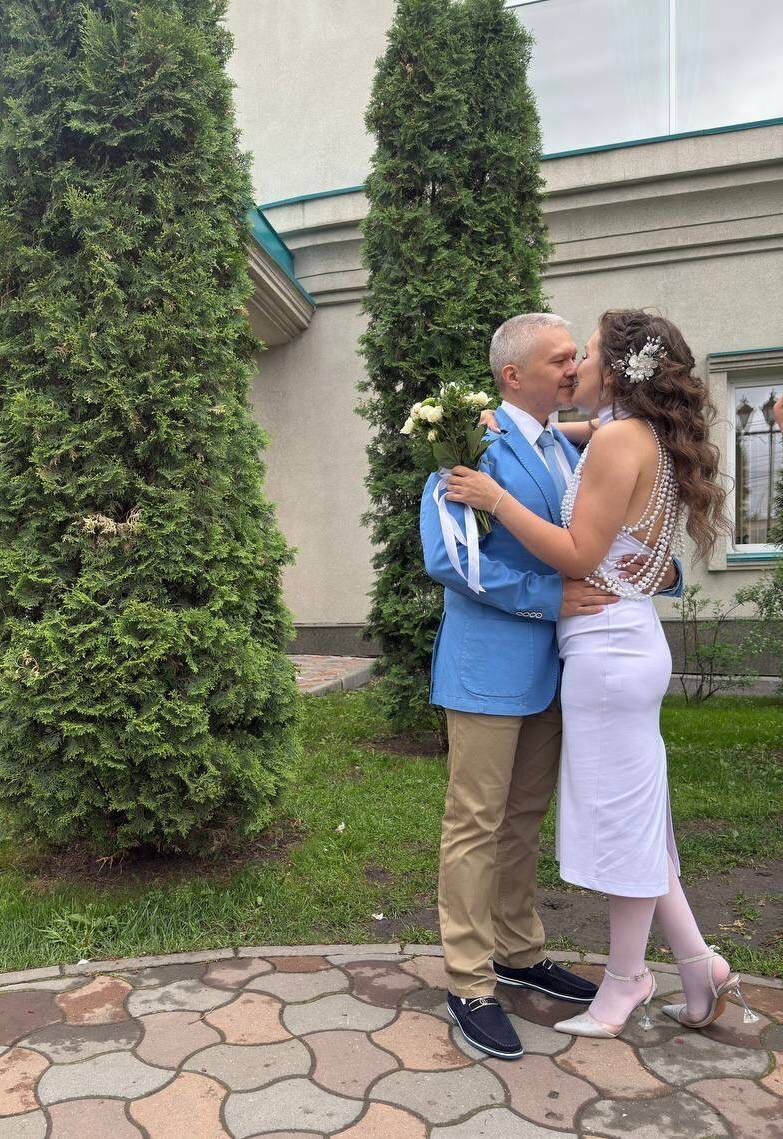 Новая любовь захватила ее. Но в этот раз все по-другому. Она не друг и не соратник. Она - любимая женщина