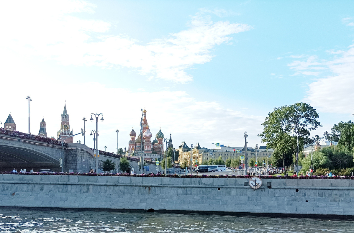 Фото сделано автором 6 июля 2025 с борта "Москва-51"