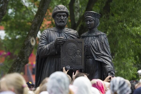 День Петра и Февронии — великий православный праздник. Когда его отмечают. Фото © ТАСС / Сергей Бобылев