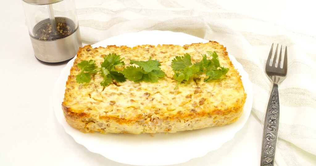 Запеканка с гречневой кашей и творогом. Крупеник из гречки. Простой рецепт