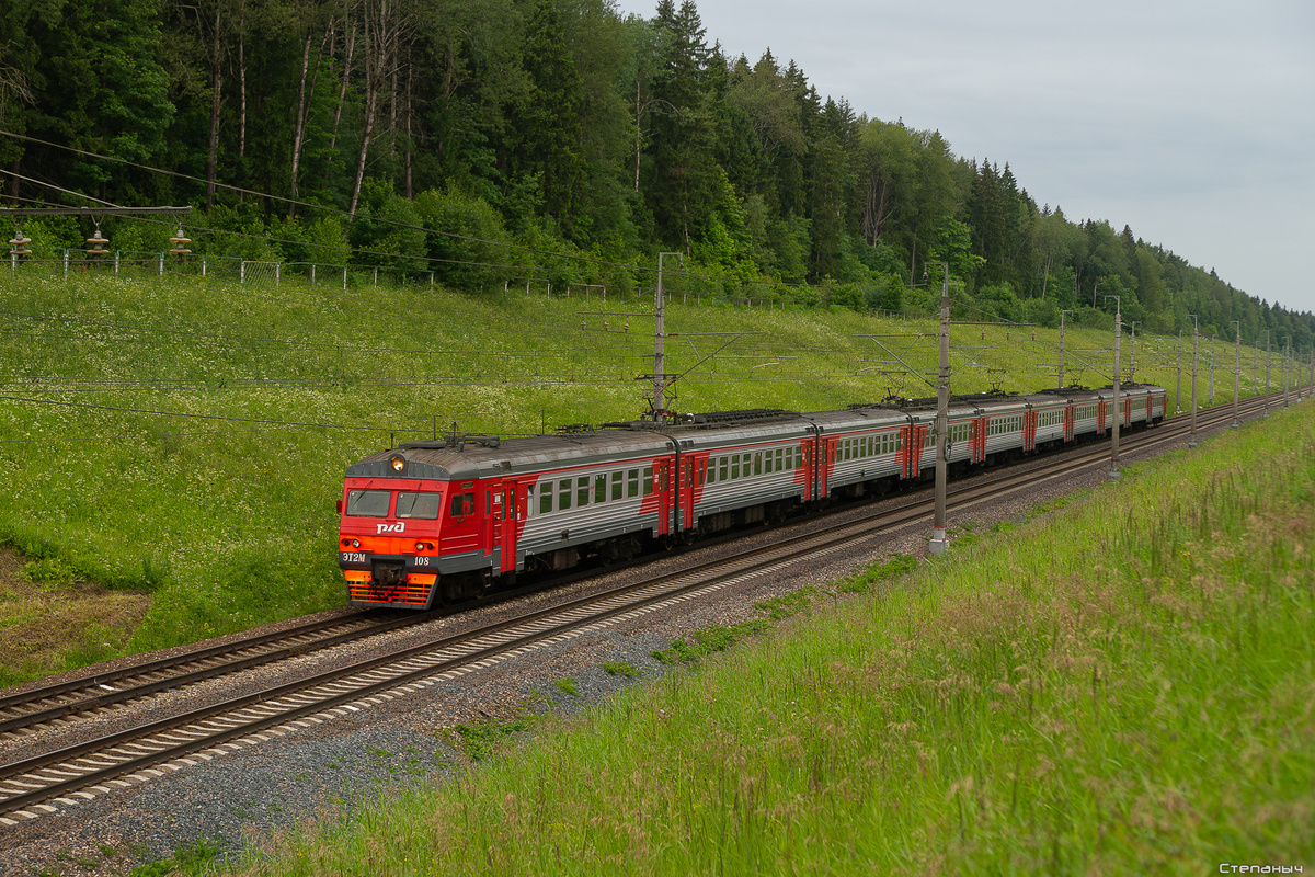 ЭТ2М-108 электропоезд Тверь — Москва, Россия, Московская область, перегон Клин –-Подсолнечная