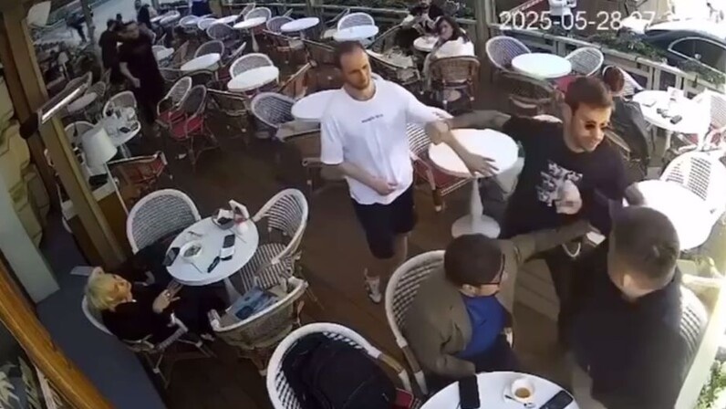 Потасовка в кафе