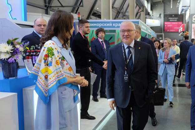    Кировская делегация с дымковским колоритом покоряет «Иннопром»