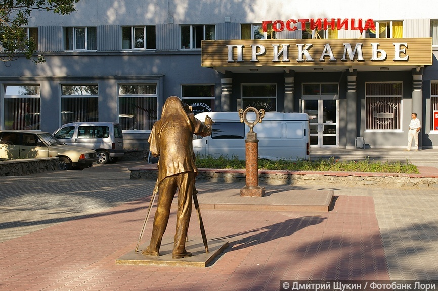 Скульптура "Пермяк - солёные уши" (2006 год)