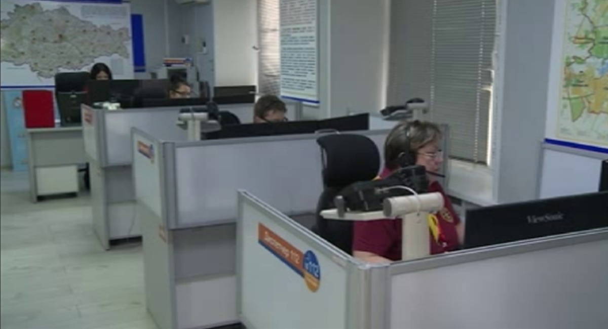    В Единую дежурную диспетчерскую службу Курска по номеру 112 в июне поступило почти 2200 обращений