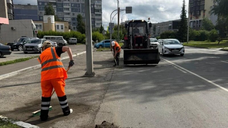     В Барнауле ведется активная уборка улиц во всех районах после дождей barnaul_org