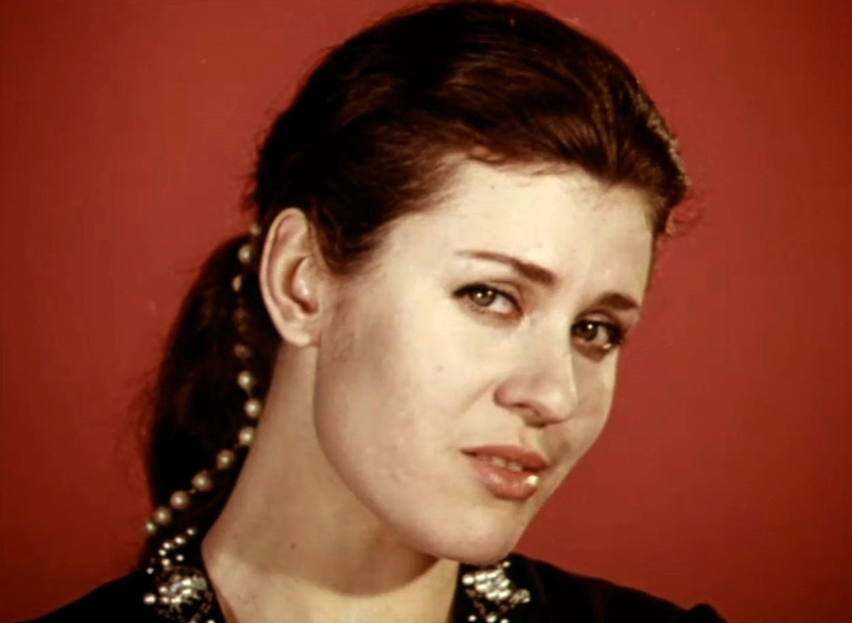 Кадр из программы "Поет Валентина Толкунова"(1974)