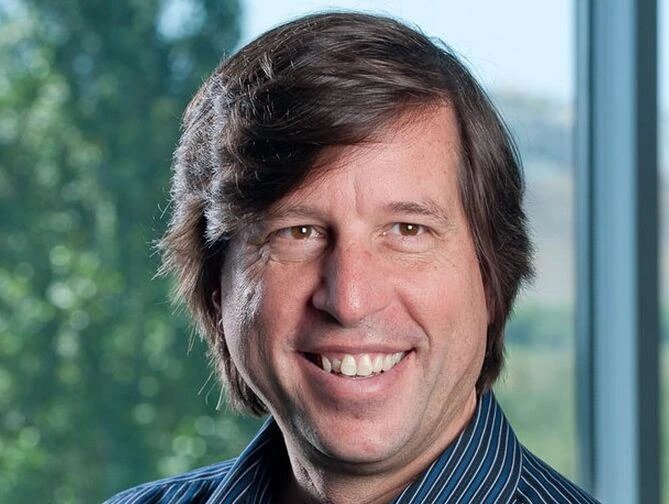 Джон и его знаменитая улыбка