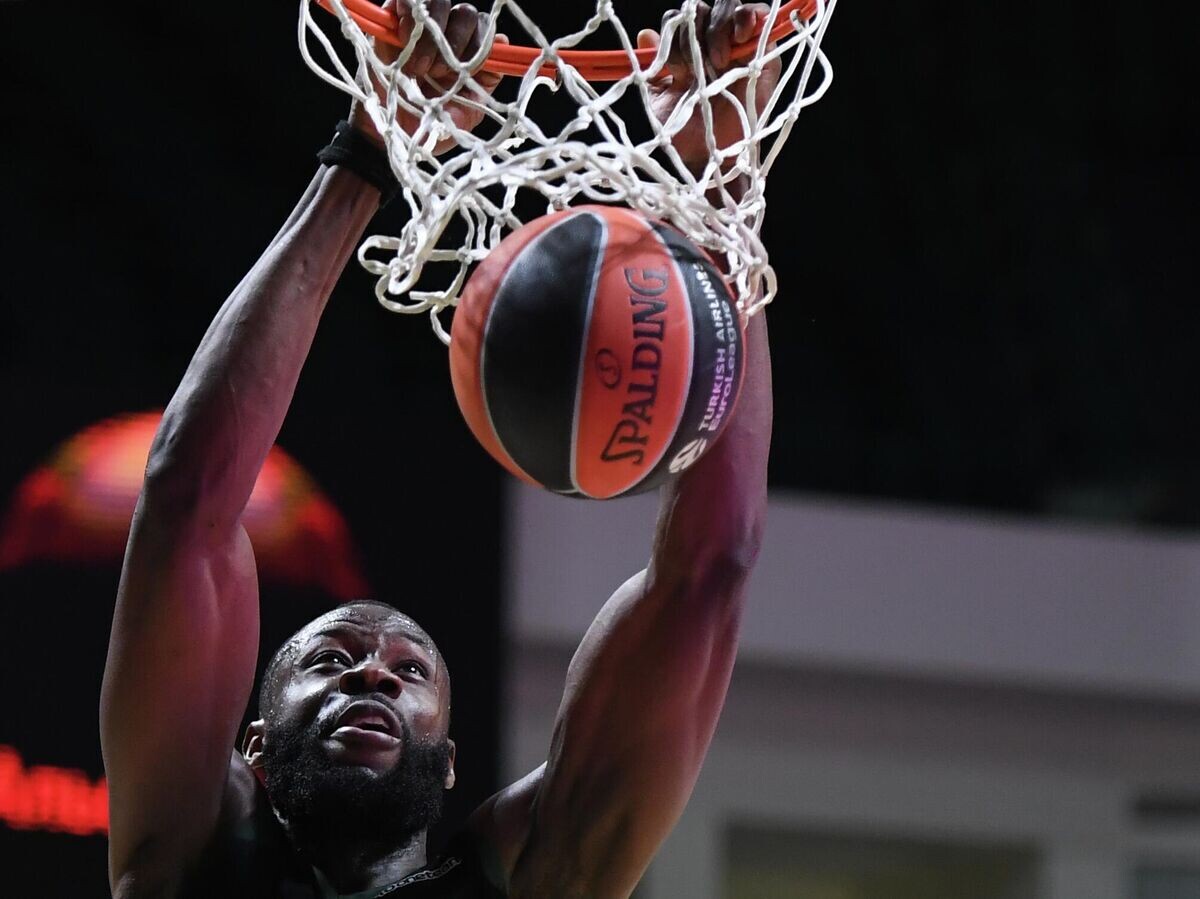    Баскетбол. Евролига. Матч УНИКС - "Альба"© РИА Новости / Максим Богодвид