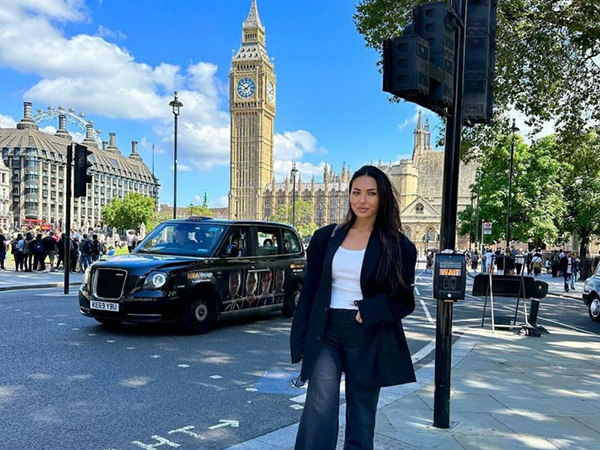 Алсу в Лондоне 2023. Источник - https://7days.ru