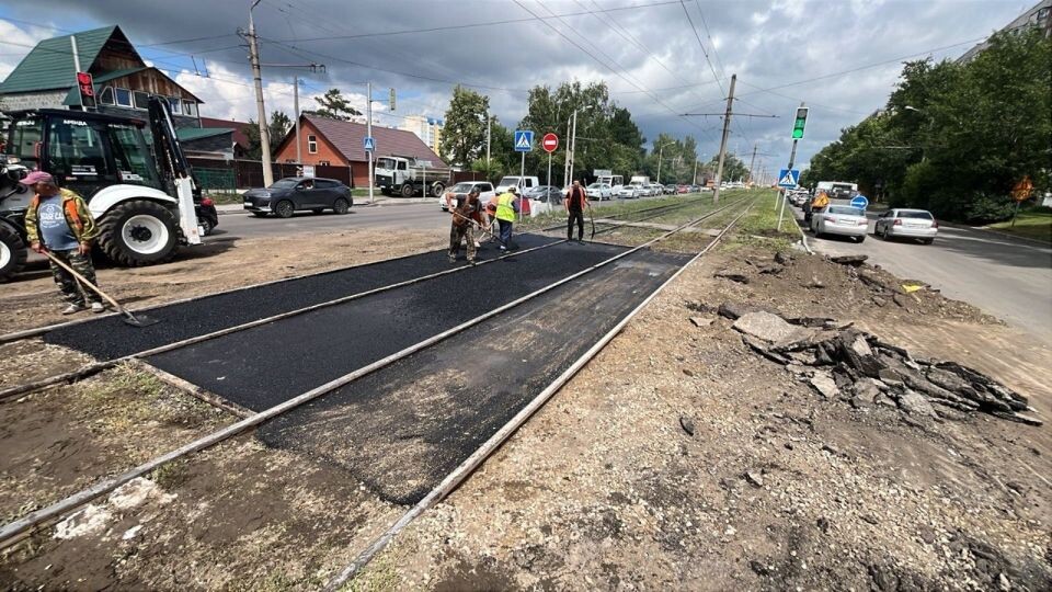    Дорожные работы на улице Малахова. Источник: barnaul.org