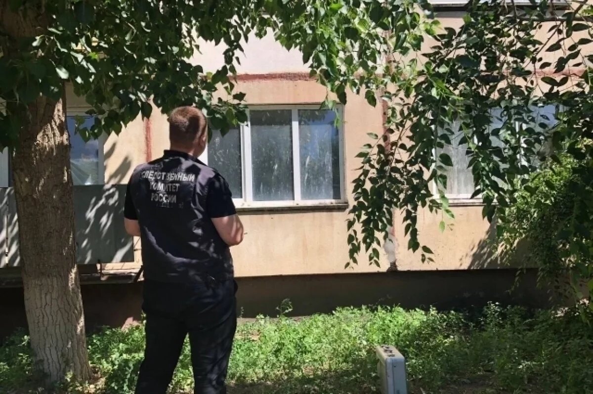    В Волгограде родители не уберегли 3-летнюю дочь – кроху спасают медики