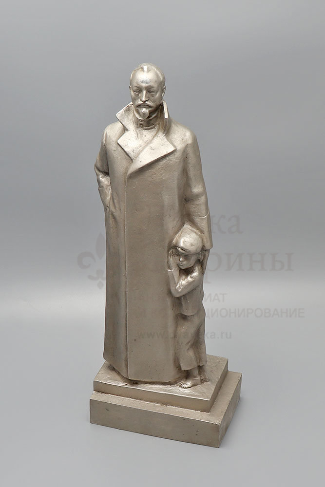 Агитационная скульптура «Ф. Э. Дзержинский с беспризорником», скульптор Имранов Я. А., силумин, Монументскульптура, Ленинград, 1970-е. Фото с нашего сайта dvaveka.ru