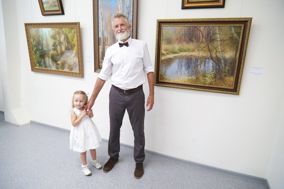    Персональная выставка «Всматриваясь в красоту» Дмитрия Петренко Олег УКЛАДОВ