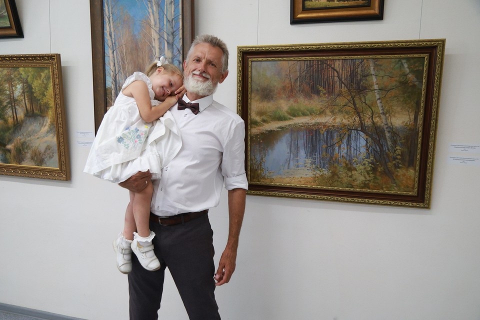    Персональная выставка «Всматриваясь в красоту» Дмитрия Петренко Олег УКЛАДОВ