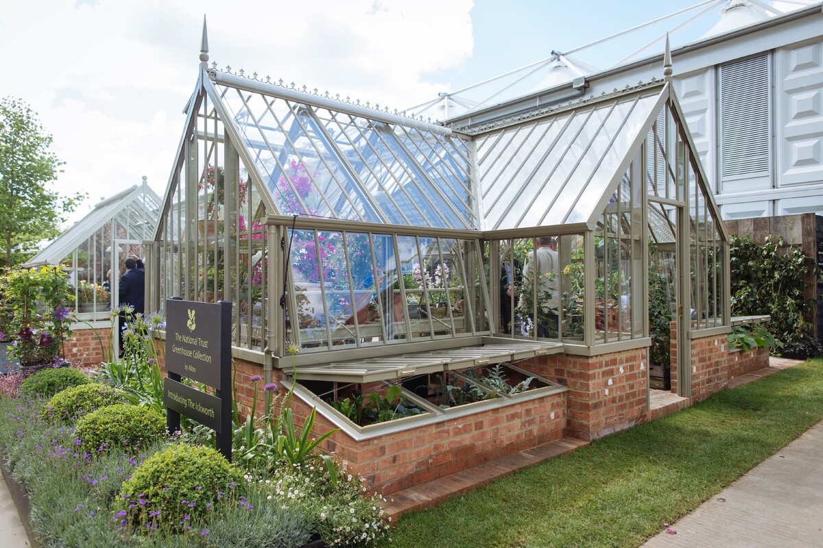 Анлийская теплица под заказ в Satels Group завод №1 в Москве