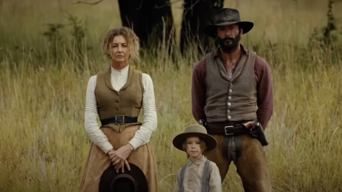 Джеймс Даттон, его жена Маргарет Даттон и их сын Джон Даттон-старший