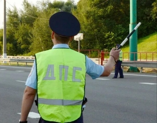 Фото заимствовано - https://m.5-tv.ru/news/364012/navezde-vsevastopol-razvernuli-blokposty-dla-proverki-qrkodov/