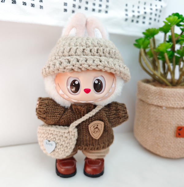 Если хотите так же одеть свою Лабубу, то посмотрите товар на WB с артикулом 459898345