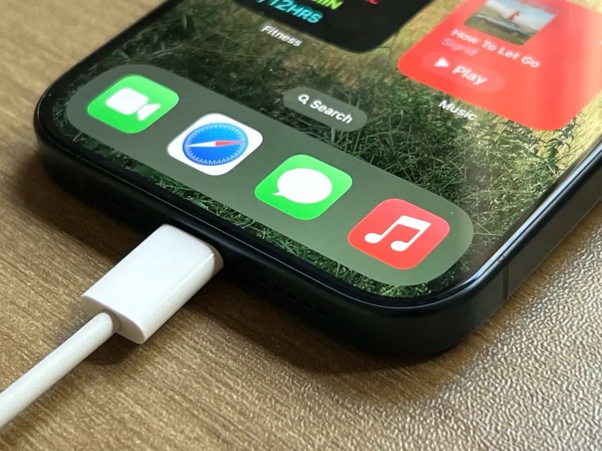    Стало известно, почему Apple, Google и Samsung не используют ёмкие АКБ