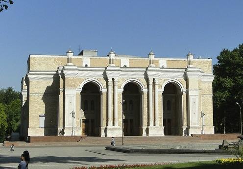 Государственный академический Большой театр Узбекистана. Фото с сайта centralasia-adventures.com