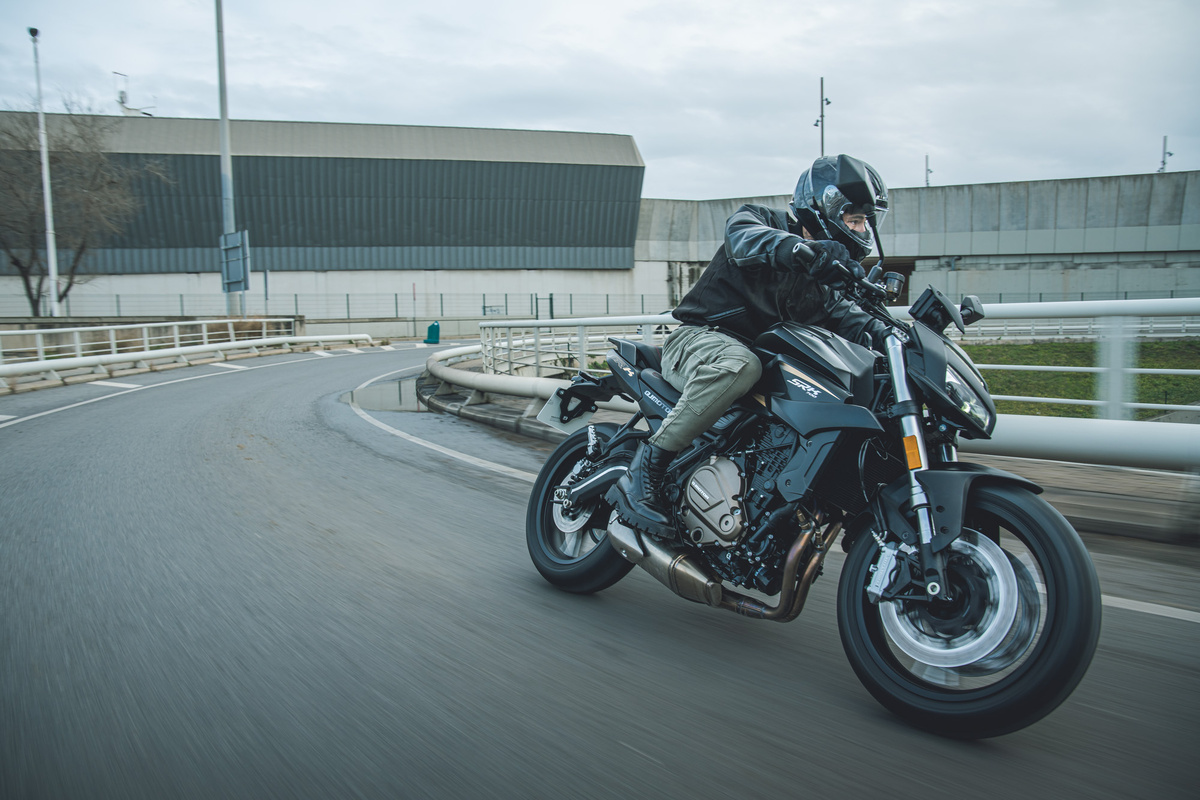 На дороге, где множество потенциальных опасностей, скорость играет решающую роль в том, сможет ли водитель остановиться вовремя