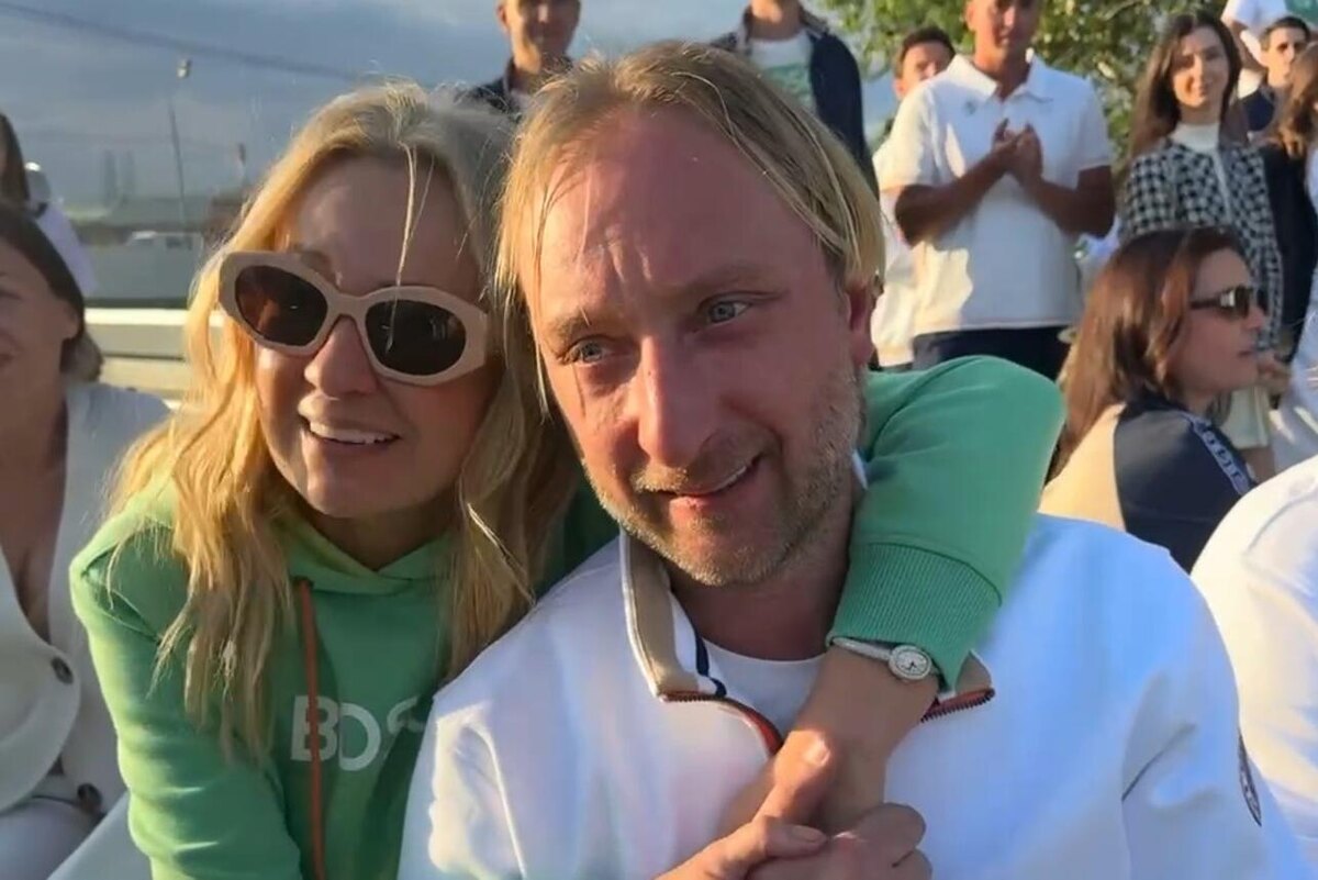    Яна Рудковская и Евгений Плющенко Социальные сети