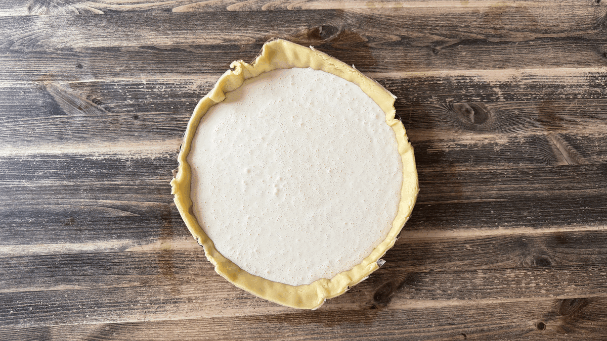 Сметанный крем немного поднимется при выпечке