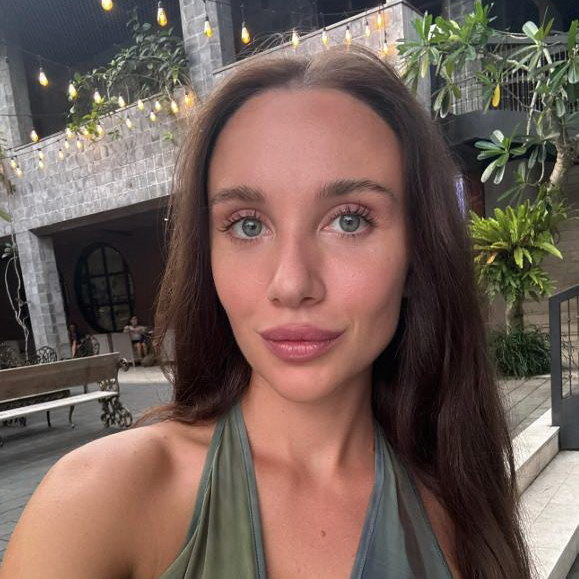     Mia Boyka запретила мужчинам носить розовую одежду