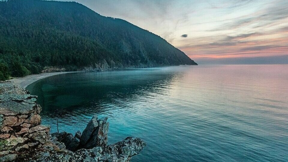 Куда поехать к воде в России летом 2025: 7 лучших направлений