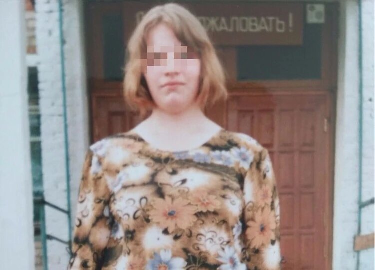 В школе Надежда училась средне - на 3 и 4.
