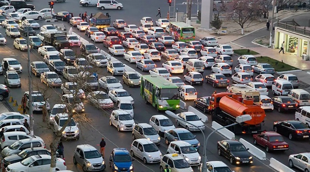 Узбекистан - страна белых машин (фото из интернета).