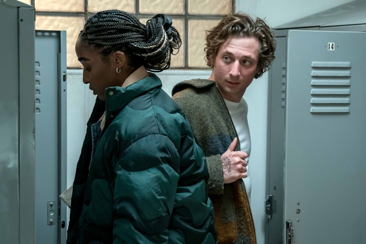    Постер сериала «Медведь»