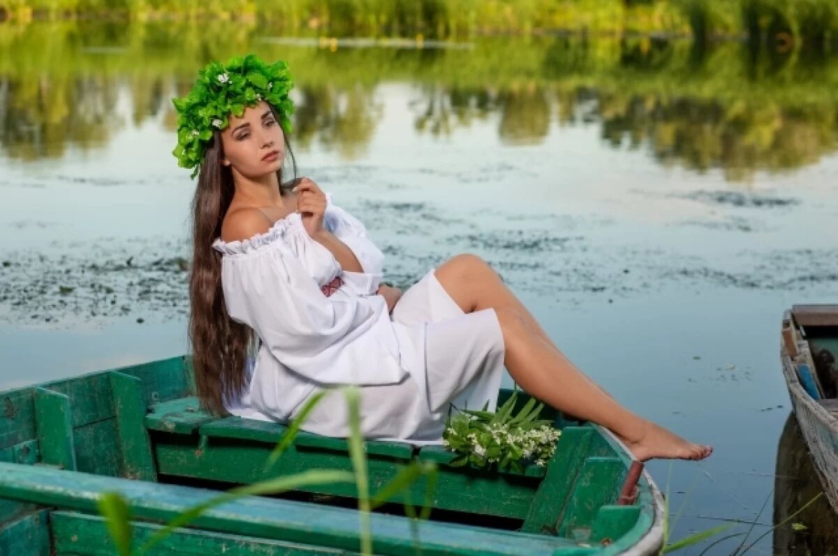    Прыгали через костер: