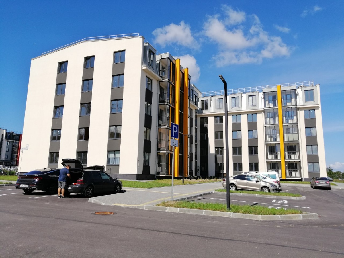 При покупке квартиры в новостройке учитывайте, что там еще нужно будет выполнить отделку. Фото: Мир Квартир