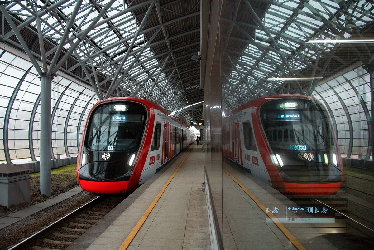    Пересадка на станции «Славянский бульвар» будет комфортной в любую погоду