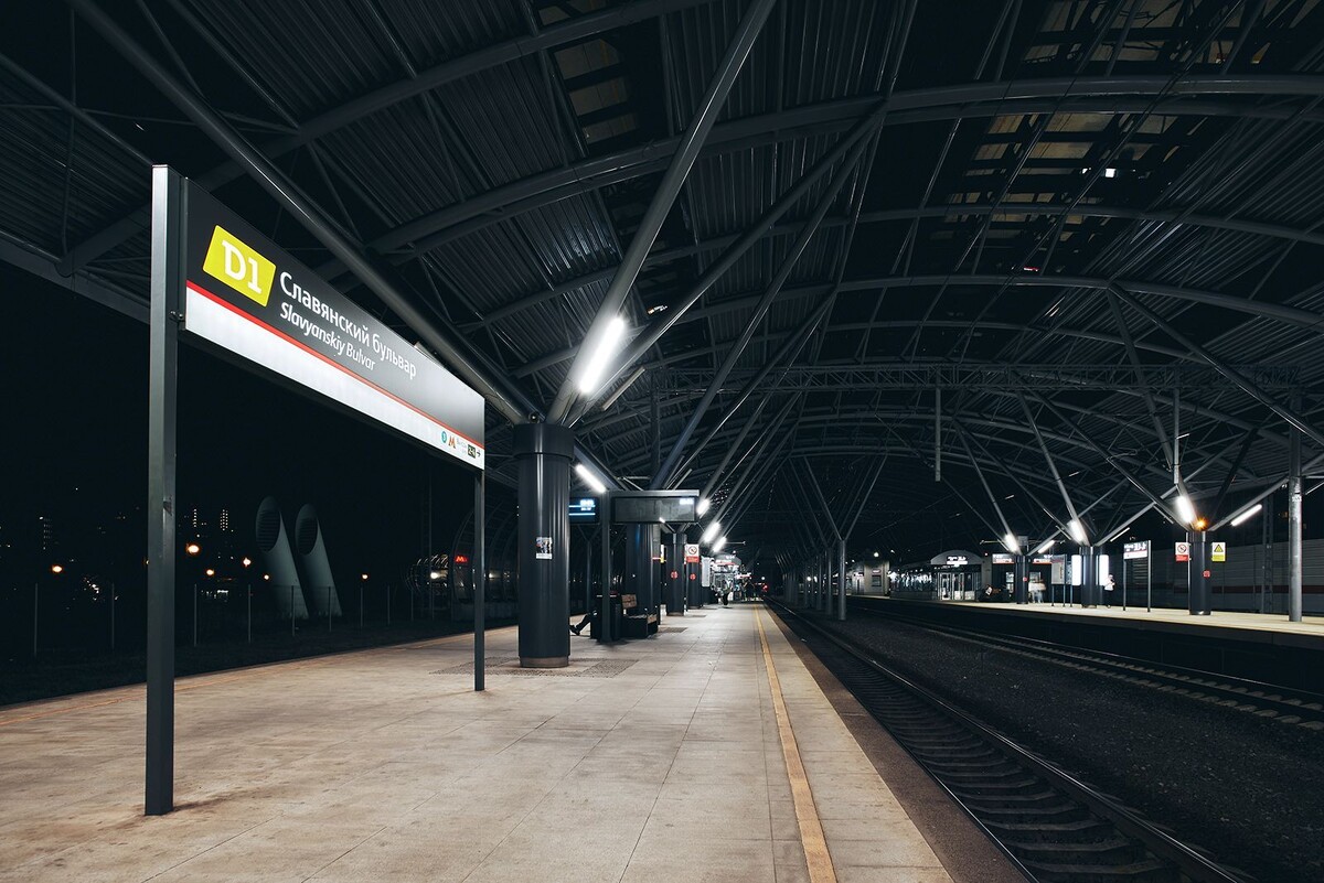    Пересадка на станции «Славянский бульвар» будет комфортной в любую погоду