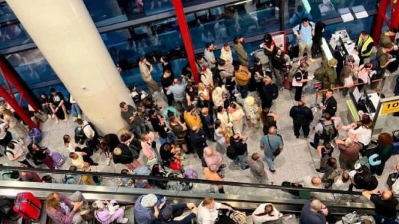     В Пулково застряли более семи тысяч пассажиров. Телеграм-канал «Лента дня»